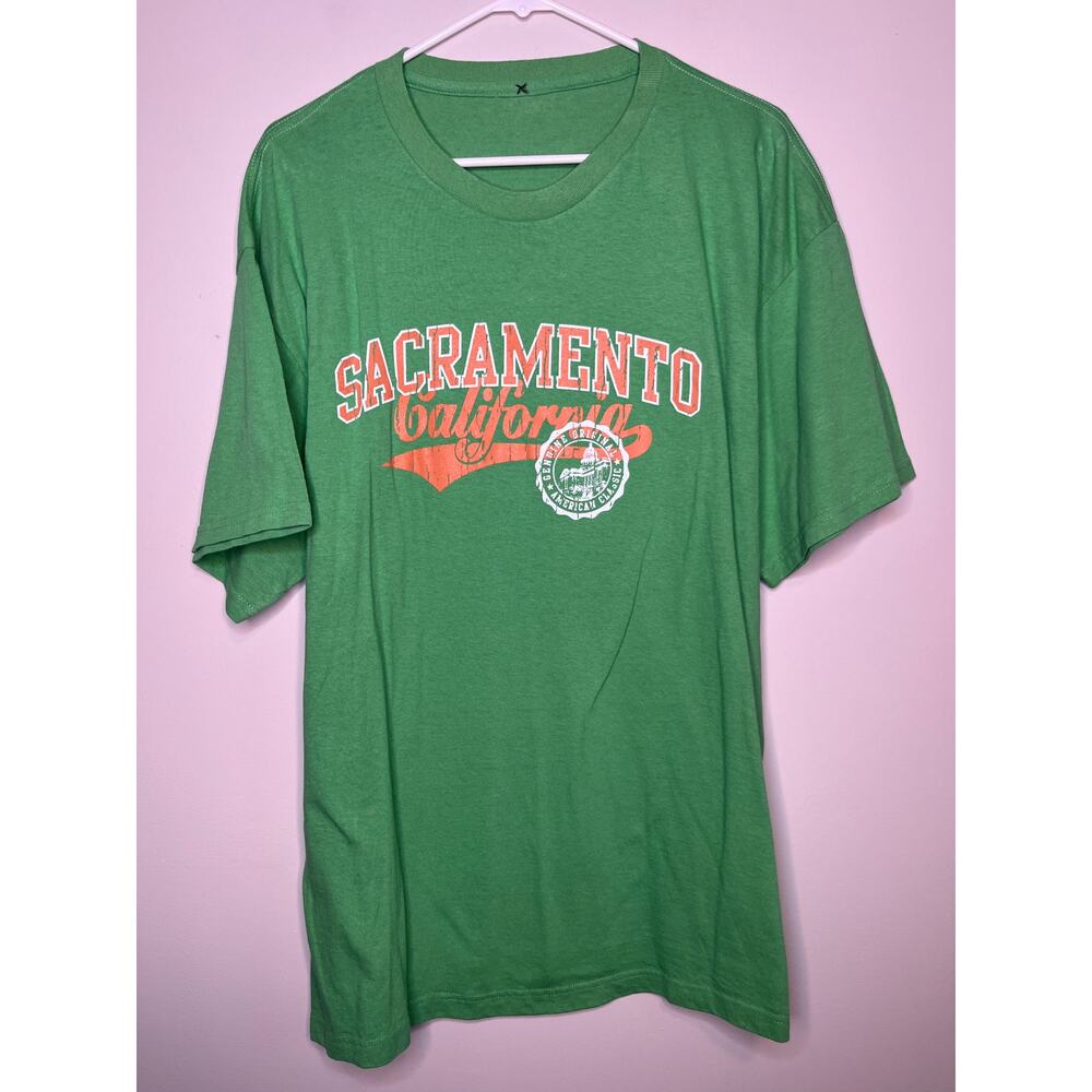 2000s Y2K Kelly Green Orange Sacramento California Tourist Destination Shirt XL
